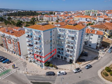 Apartamento T3 à venda na Rua Engenheiro Duarte Pacheco