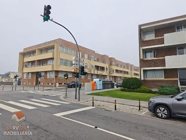 Arrendamento de apartamento T1 na Rua do Cerro