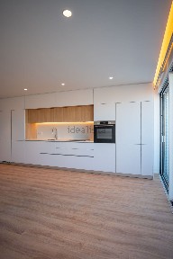 Arrendamento de apartamento T2 na Rua de Álvares Cabral, 86