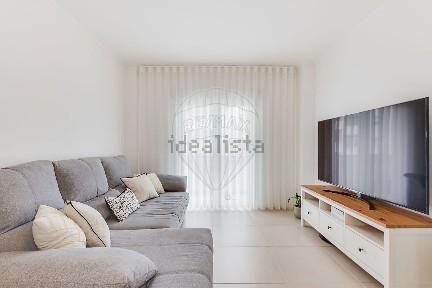 Apartamento T3 à venda na Avenida 6 de Novembro de 1836