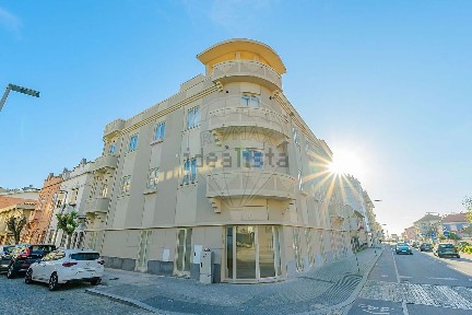 Apartamento T2 à venda na Avenida 8