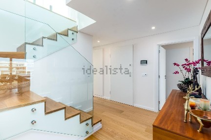 Duplex à venda na Avenida 5 de Outubro