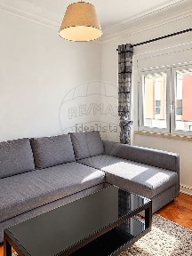 Arrendamento de apartamento T2 na Rua Conde das Antas