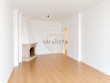 Arrendamento de apartamento T2 na Avenida do Brasil