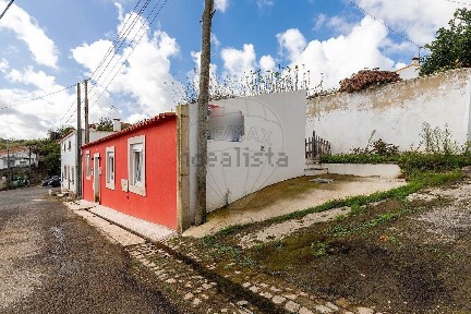 Moradia independente à venda em Casal Lagarto