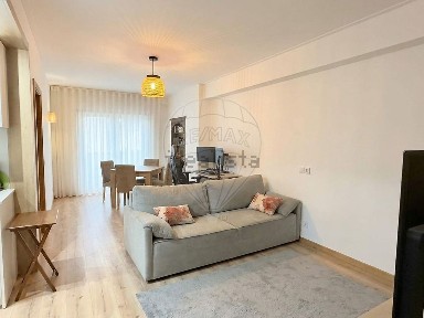 Apartamento T1 à venda na Rua Carlos Seixas