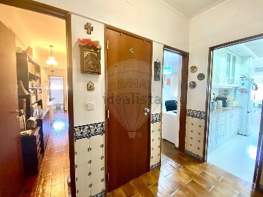 Apartamento T3 à venda na Rua da Qt.ª das Lavadeiras
