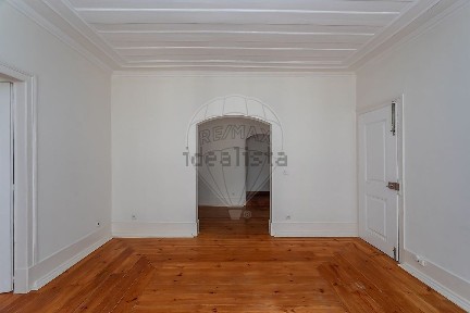 Apartamento T3 à venda na Rua da Arrábida
