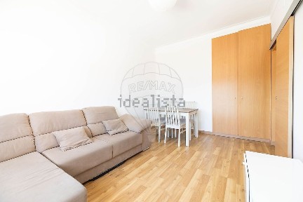 Apartamento T2 à venda na Rua Gil Eanes
