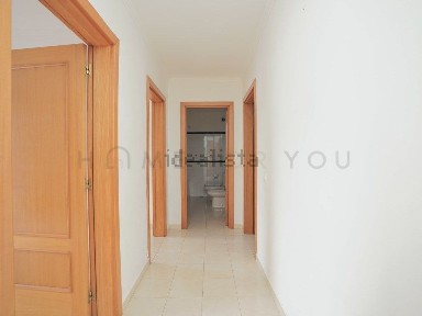 Apartamento T2 à venda na Rua 1 de Dezembro