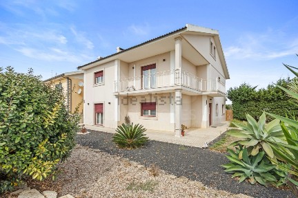 Casa ou moradia à venda na Bufarda - Ribafria