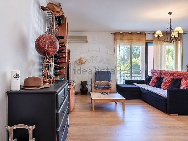 Apartamento T2 à venda na Rua António Botto