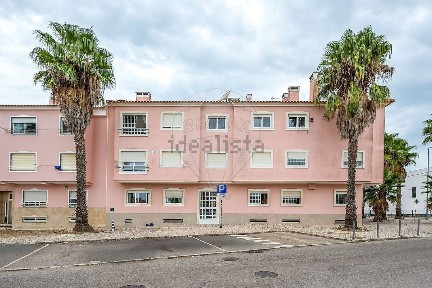 Apartamento T1 à venda nas Quintinhas