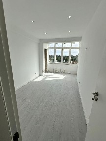 Apartamento T3 à venda na Avenida General Humberto Delgado, 75