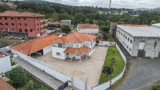 Moradia independente à venda na Travessa da Liberdade