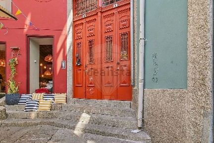 Apartamento T2 à venda na Rua de Mouzinho da Silveira