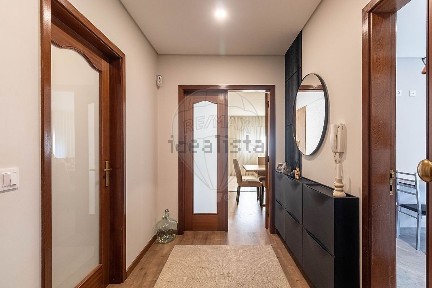 Apartamento T4 à venda em Campelo e Ovil