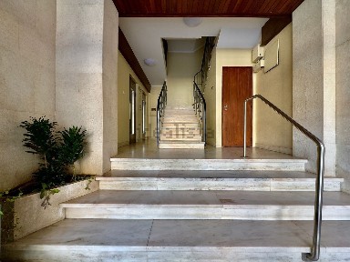Arrendamento de apartamento T2 na Rua Saraiva de Carvalho