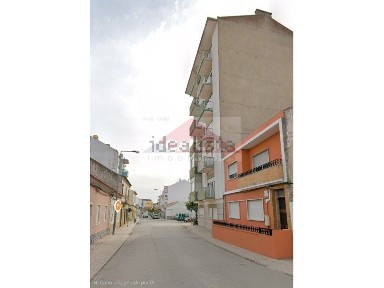 Apartamento T3 à venda na Avenida Dom Afonso Henriques, 4