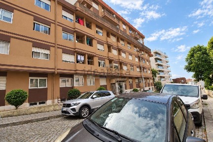 Apartamento T1 à venda na Rua Nicolau Marques Guedes