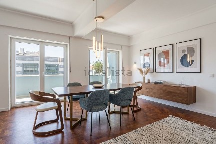 Arrendamento de apartamento T4 no Bairro S. Miguel - Entrecampos