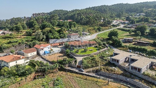 Moradia independente à venda em Galegos