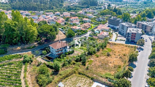Andar de moradia à venda no Caminho da Ribeira, 111