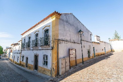 Moradia independente à venda na Rua Padre Framisco Cardin, 7