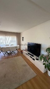 Arrendamento de apartamento T3 na Rua Manuel Valadares, 4