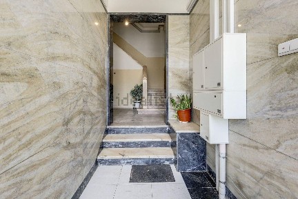 Arrendamento de apartamento T4 na Avenida 23 de Julho, 343