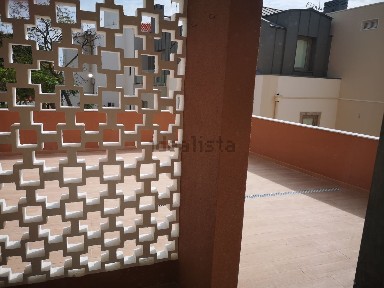 Arrendamento de apartamento T2 na Rua Doutor João de Meneses, 1