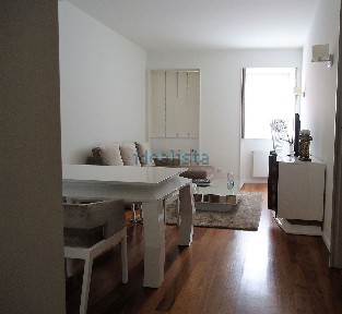 Arrendamento de apartamento T1 na Rua do Padre Luís Cabral