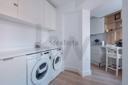 Apartamento T2 à venda na Avenida Marechal Carmona s/n