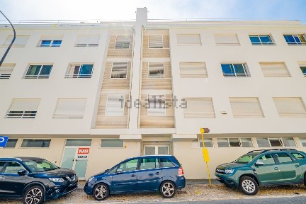 Apartamento T3 à venda na Rua Sacadura Cabral, 55