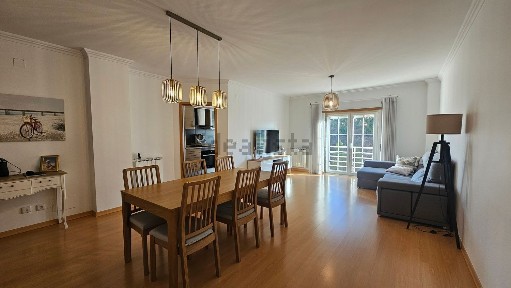 Apartamento T2 à venda na Rua Francisco Costa