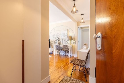 Apartamento T2 à venda na Rua General Justiniano Padrel