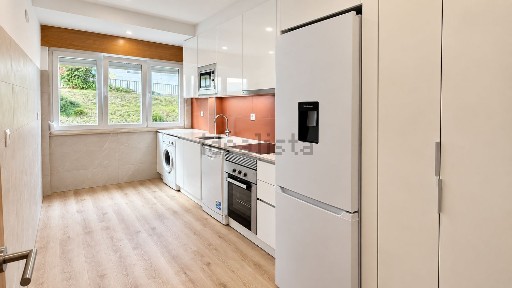 Apartamento T2 à venda na Rua Sebastião da Gama