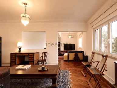 Apartamento T4 à venda na Rua José Estêvão
