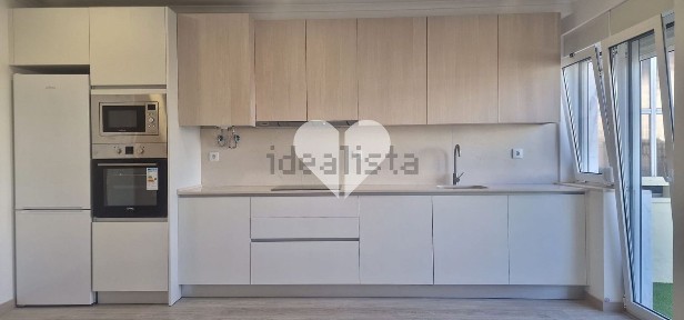 Apartamento T3 à venda em Massamá