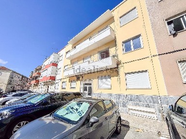 Apartamento T2 à venda no Pendão