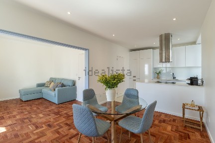 Apartamento T2 à venda na Rua Gil Vicente