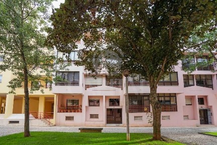 Apartamento T2 à venda no Bairro do Rosário