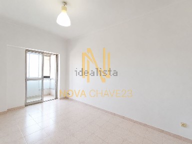 Apartamento T2 à venda na Rua Afonso de Albuquerque, 10