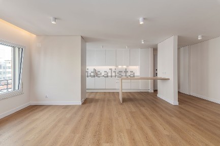 Apartamento T3 à venda na Rua Dom Sancho