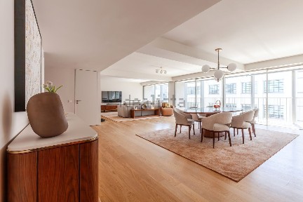 Apartamento T3 à venda na Av. da Liberdade - Marquês de Pombal