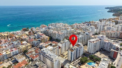 Apartamento T1 à venda na Rua Álvaro Gomes