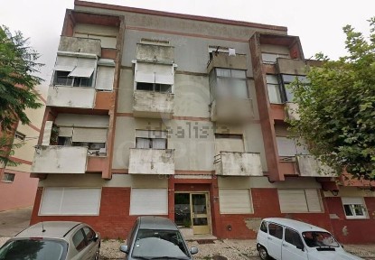 Apartamento T2 à venda na Avenida Brasília s/n