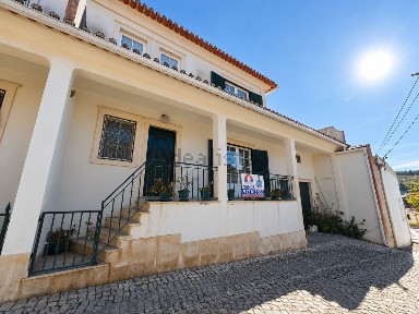 Apartamento T2 à venda no Largo Primeiro de Maio