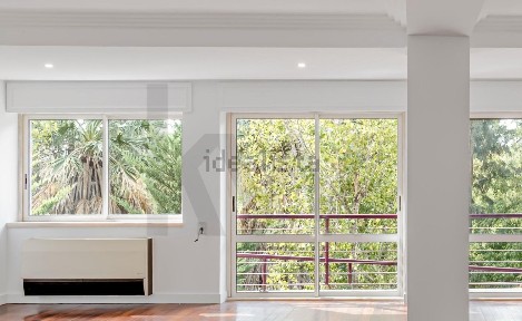 Apartamento T5 à venda na Estrada das Laranjeiras s/n
