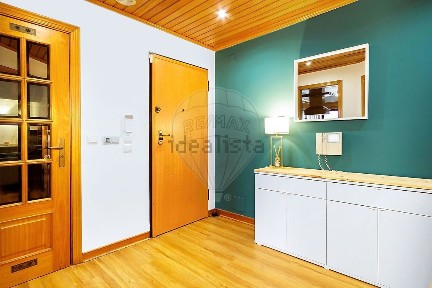 Apartamento T3 à venda na Rua Serpa Pinto